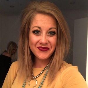 Meet your Posher, Kacie